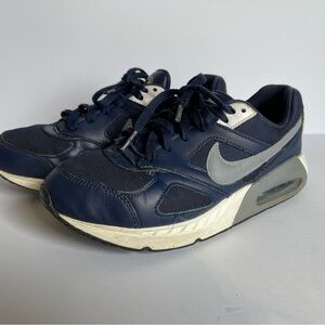 Nike Air Max IVO boys trainers Navy Blue